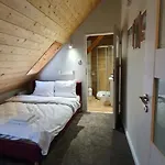 Dom W Miescie Nyaraló Reszel